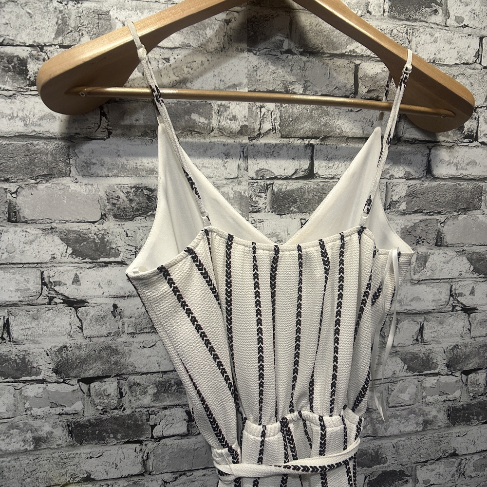 EUC One Clothing Los Angeles Elegant Striped Beige Jumpsuit Size XS - Picture 9 of 14